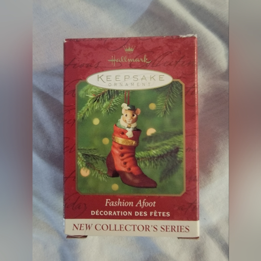 Hallmark Keepsake Ornament Fashion Afoot with Mouse in Red Boot